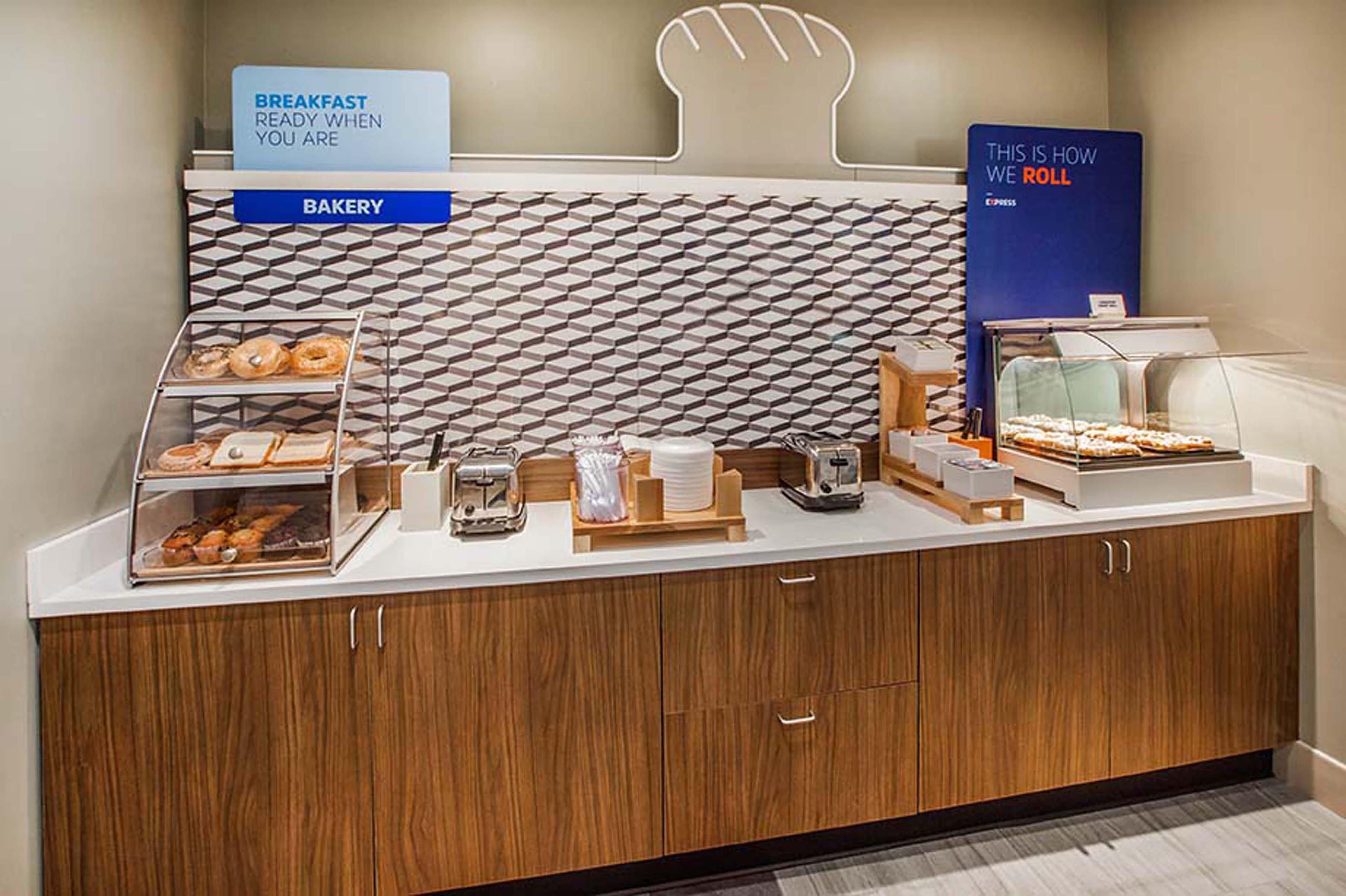 Holiday Inn Express South Portland By Ihg Exterior photo